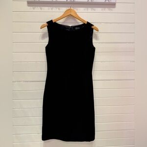 Tahari Black Sleeveless Dresss